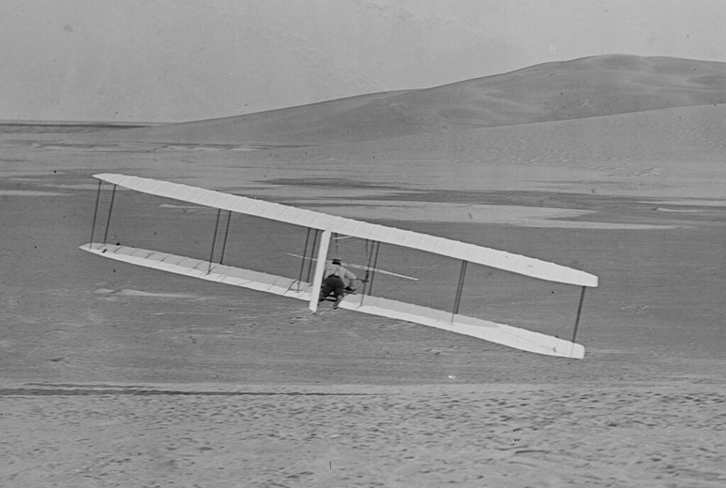 Wilbur makes a turn using wing-warping and the movable rudder, October 24, 1902